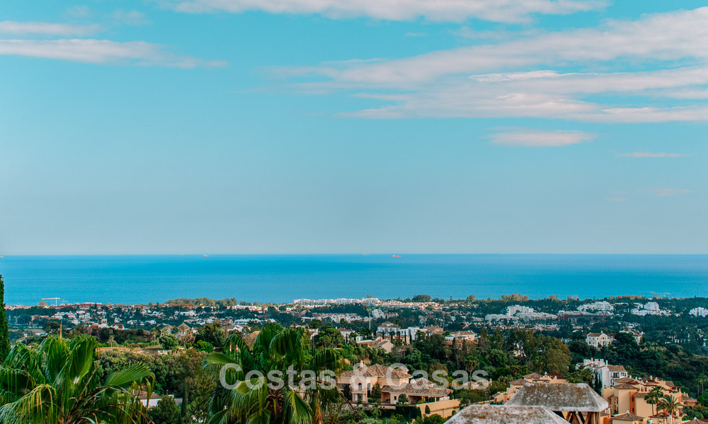 Spacieuse maison de ville de 3 chambres, prête à emménager, avec vue sur le golf et la mer, à vendre à Marbella - Benahavis 782997