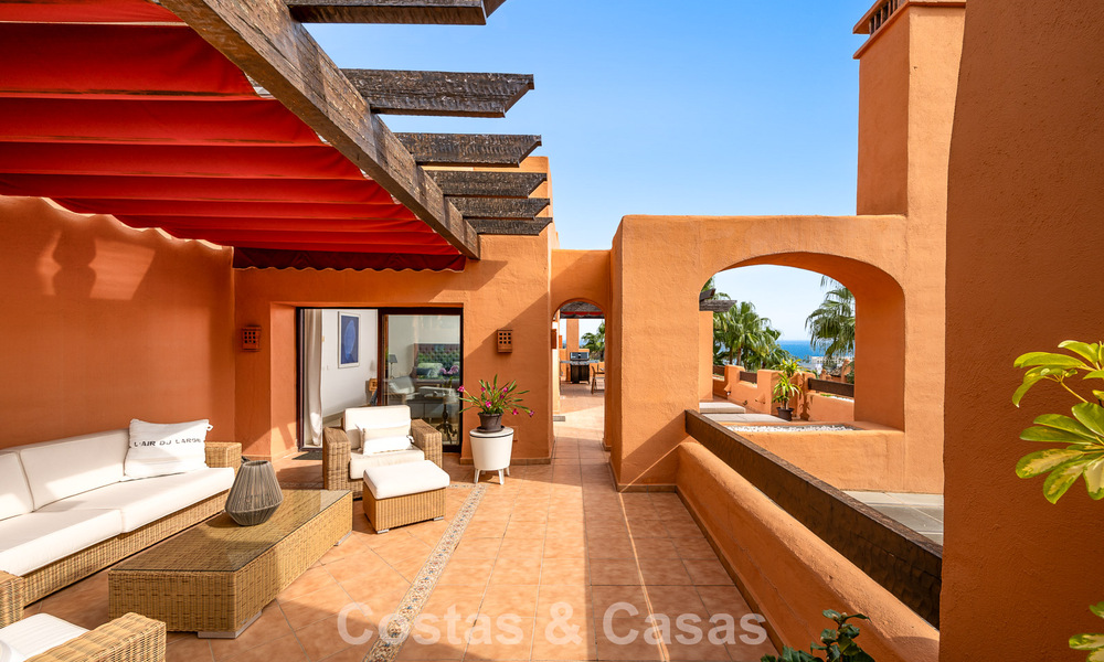 Exceptionnel penthouse en duplex à vendre, à quelques pas de Puerto Banús à Nueva Andalucia, Marbella 783045