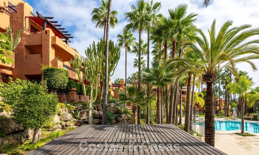 Exceptionnel penthouse en duplex à vendre, à quelques pas de Puerto Banús à Nueva Andalucia, Marbella 783058