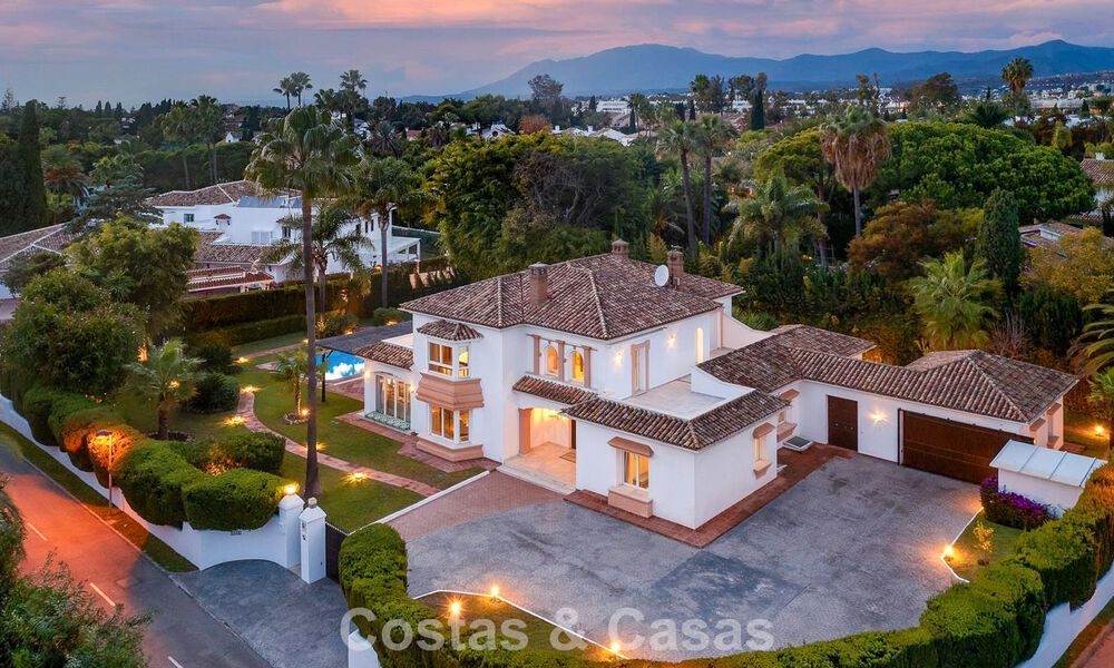 Villa de luxe de style méditerranéen à vendre à quelques pas de la plage et des commodités à Guadalmina Baja, Marbella 783082
