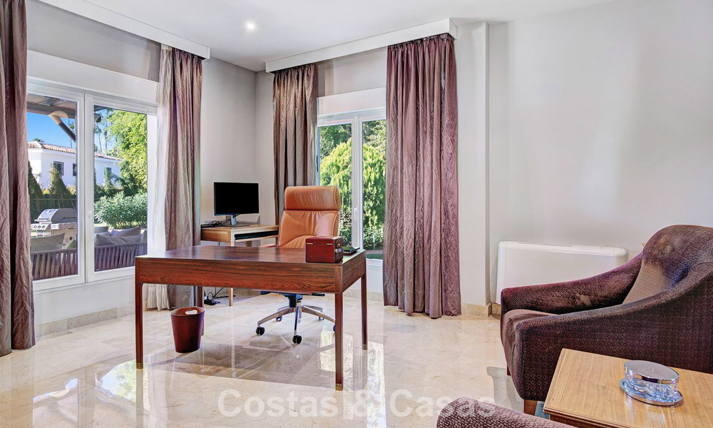 Villa de luxe de style méditerranéen à vendre à quelques pas de la plage et des commodités à Guadalmina Baja, Marbella 783085