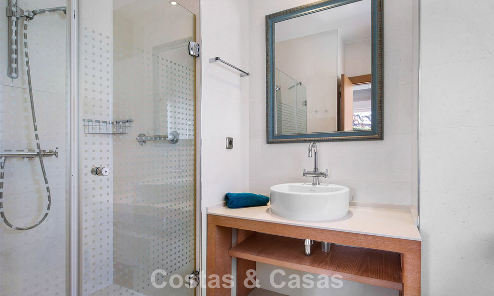 Villa de luxe de style méditerranéen à vendre à quelques pas de la plage et des commodités à Guadalmina Baja, Marbella 783089