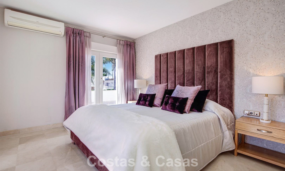 Villa de luxe de style méditerranéen à vendre à quelques pas de la plage et des commodités à Guadalmina Baja, Marbella 783092