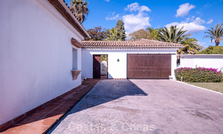Villa de luxe de style méditerranéen à vendre à quelques pas de la plage et des commodités à Guadalmina Baja, Marbella 783096 