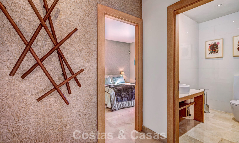 Villa de luxe de style méditerranéen à vendre à quelques pas de la plage et des commodités à Guadalmina Baja, Marbella 783110