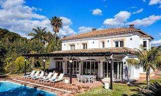 Villa de luxe de style méditerranéen à vendre à quelques pas de la plage et des commodités à Guadalmina Baja, Marbella 783118 