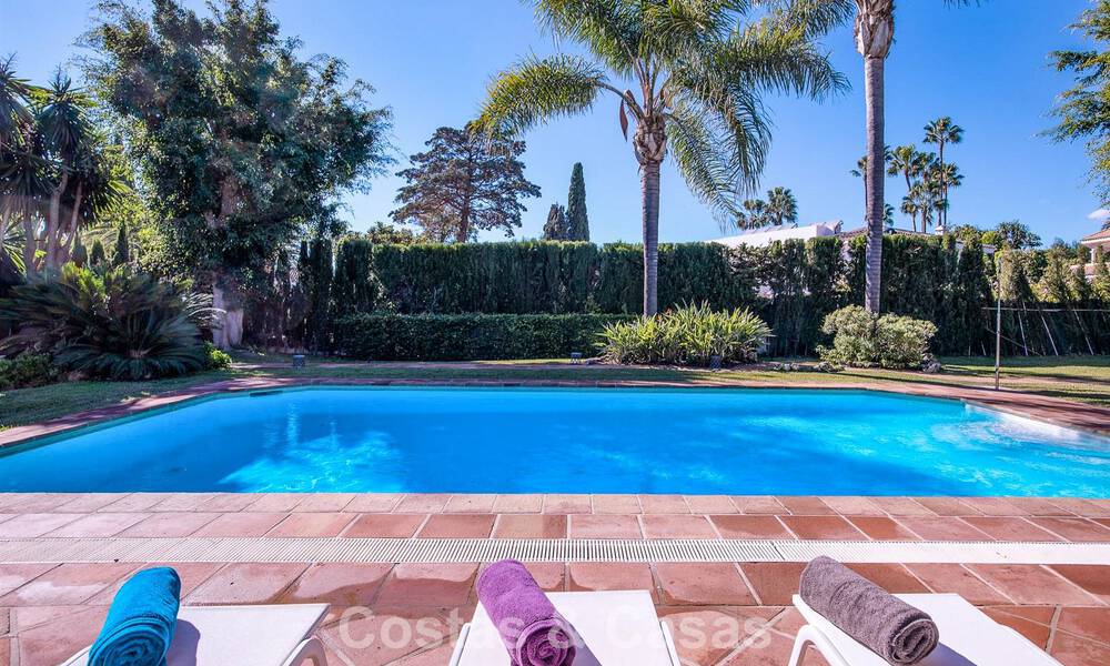 Villa de luxe de style méditerranéen à vendre à quelques pas de la plage et des commodités à Guadalmina Baja, Marbella 783121