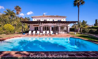 Villa de luxe de style méditerranéen à vendre à quelques pas de la plage et des commodités à Guadalmina Baja, Marbella 783122 