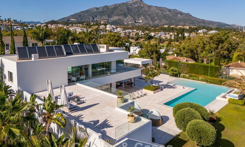 Villa de luxe sophistiquée à vendre avec court de tennis privé au cœur de Nueva Andalucia, Marbella 783596