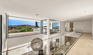 Villa de luxe sophistiquée à vendre avec court de tennis privé au cœur de Nueva Andalucia, Marbella 783602 
