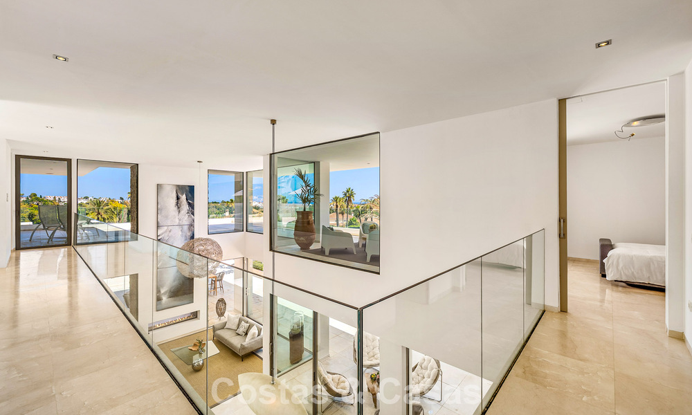 Villa de luxe sophistiquée à vendre avec court de tennis privé au cœur de Nueva Andalucia, Marbella 783603