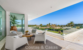 Villa de luxe sophistiquée à vendre avec court de tennis privé au cœur de Nueva Andalucia, Marbella 783608 