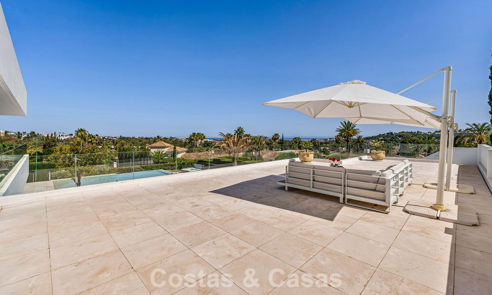 Villa de luxe sophistiquée à vendre avec court de tennis privé au cœur de Nueva Andalucia, Marbella 783609