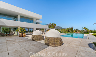 Villa de luxe sophistiquée à vendre avec court de tennis privé au cœur de Nueva Andalucia, Marbella 783620 