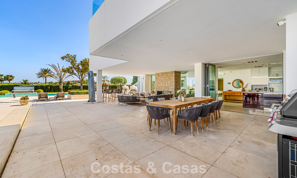 Villa de luxe sophistiquée à vendre avec court de tennis privé au cœur de Nueva Andalucia, Marbella 783624
