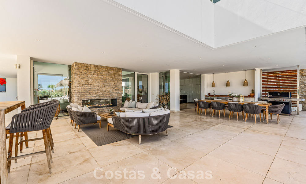 Villa de luxe sophistiquée à vendre avec court de tennis privé au cœur de Nueva Andalucia, Marbella 783625