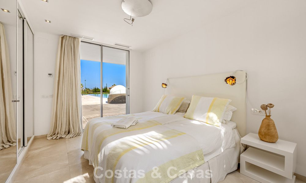 Villa de luxe sophistiquée à vendre avec court de tennis privé au cœur de Nueva Andalucia, Marbella 783632
