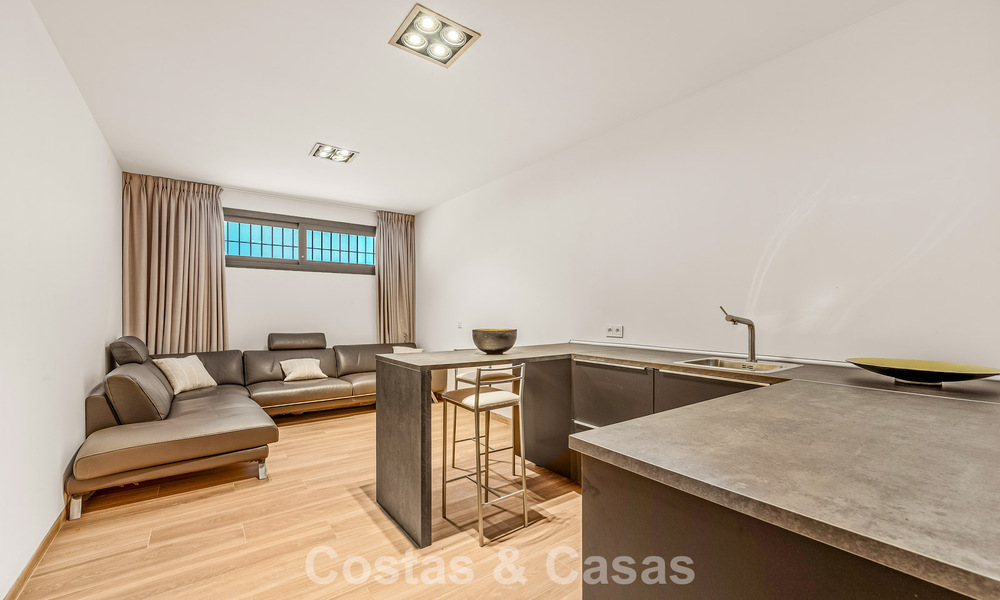 Villa de luxe sophistiquée à vendre avec court de tennis privé au cœur de Nueva Andalucia, Marbella 783639