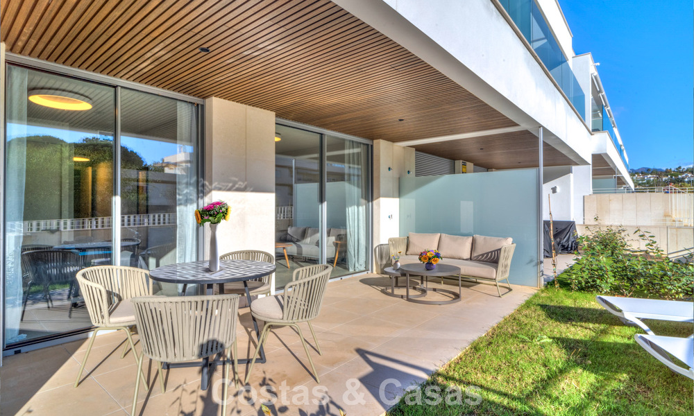 Appartement deux chambres au rez-de-chaussée à vendre à quelques pas de la plage à Elviria, Marbella 783654