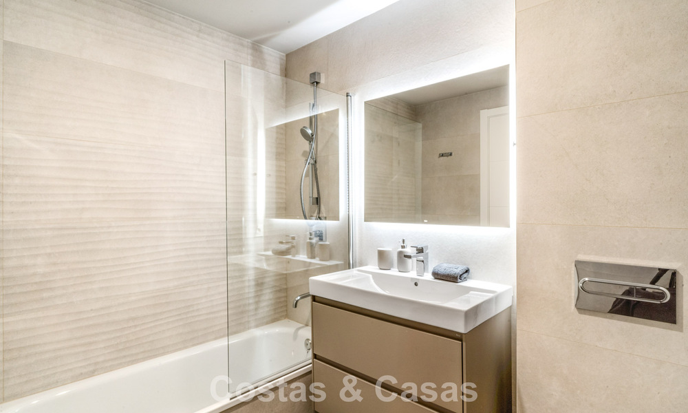 Appartement deux chambres au rez-de-chaussée à vendre à quelques pas de la plage à Elviria, Marbella 783661