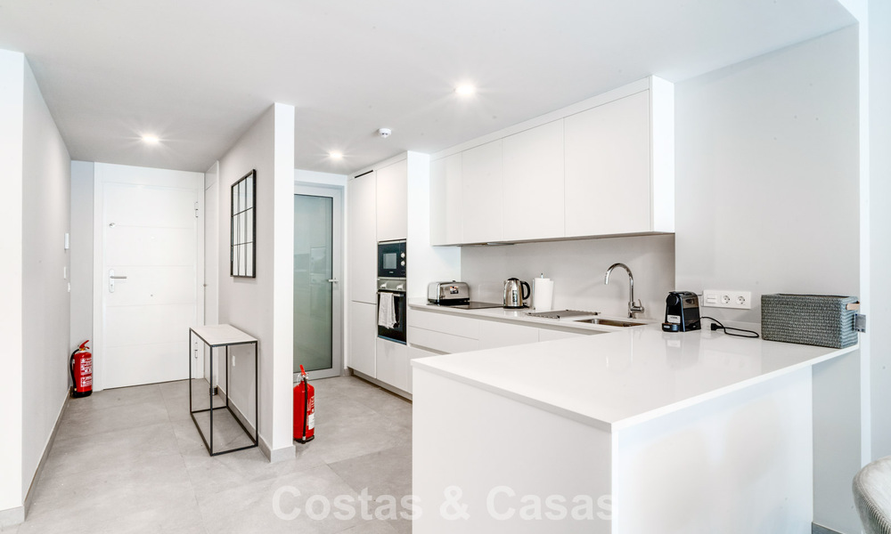 Appartement deux chambres au rez-de-chaussée à vendre à quelques pas de la plage à Elviria, Marbella 783662