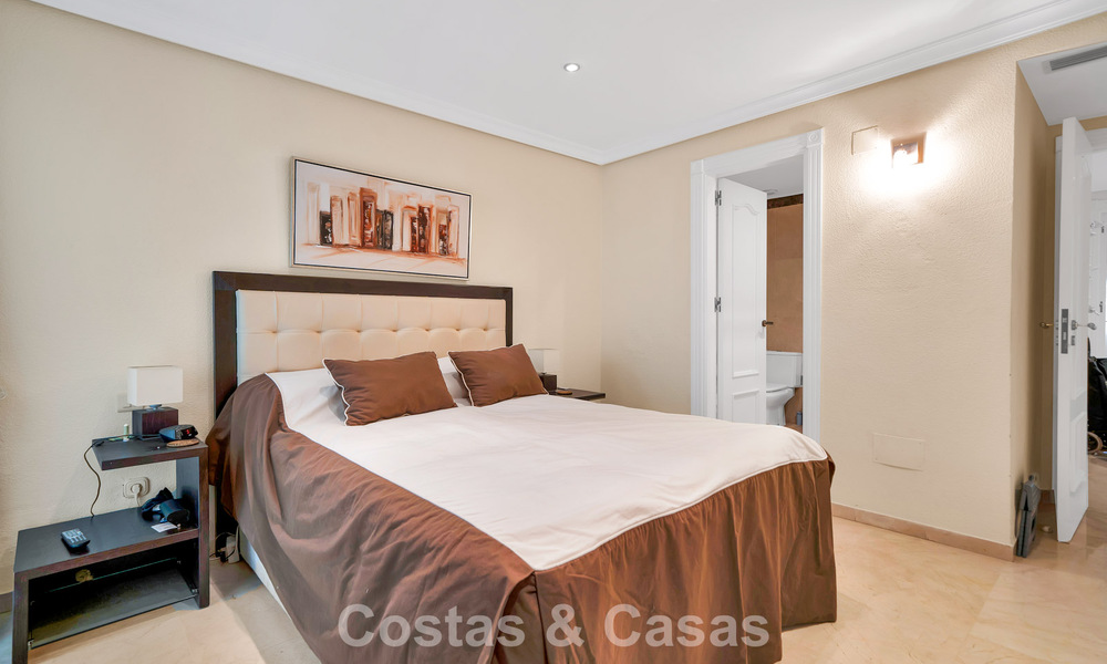Appartement en rez-de-chaussée à vendre dans une résidence en bord de mer sur le New Golden Mile, Marbella - Estepona 783674
