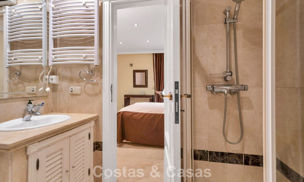 Appartement en rez-de-chaussée à vendre dans une résidence en bord de mer sur le New Golden Mile, Marbella - Estepona 783677
