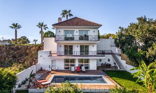 Spacieuse villa familiale avec piscine privée et vue panoramique, nichée dans les collines d'Estepona 783713 