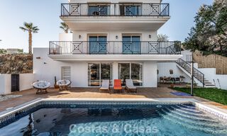 Spacieuse villa familiale avec piscine privée et vue panoramique, nichée dans les collines d'Estepona 783721 