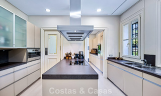 Villa de luxe méditerranéenne classique à vendre à quelques pas de la plage de Los Monteros, à l'est du centre de Marbella 783741 