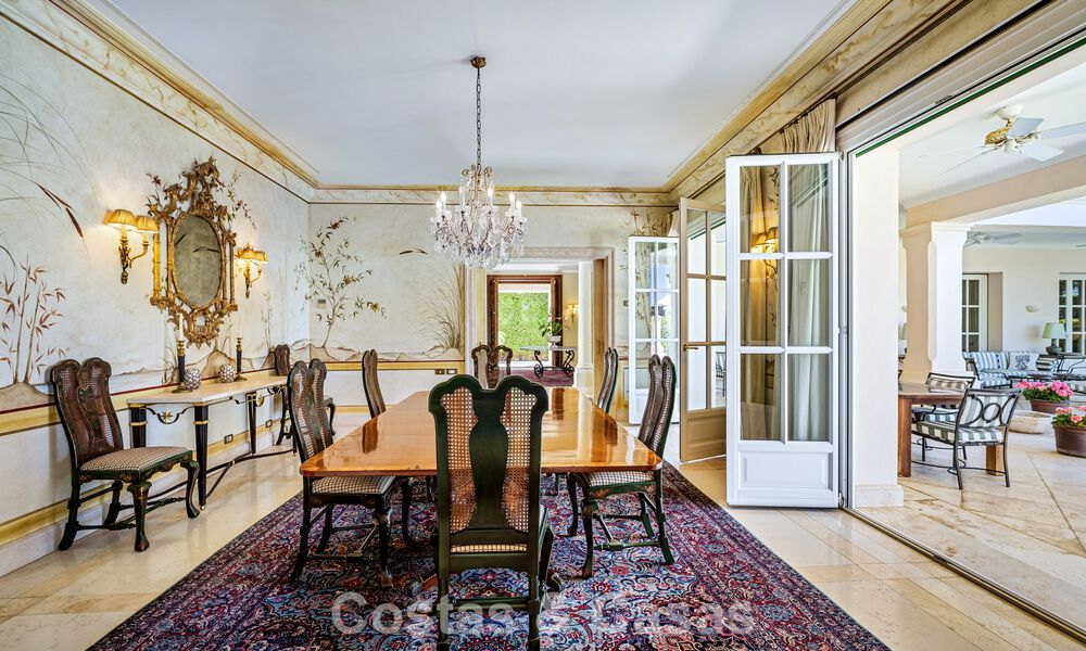 Villa de luxe méditerranéenne classique à vendre à quelques pas de la plage de Los Monteros, à l'est du centre de Marbella 783747