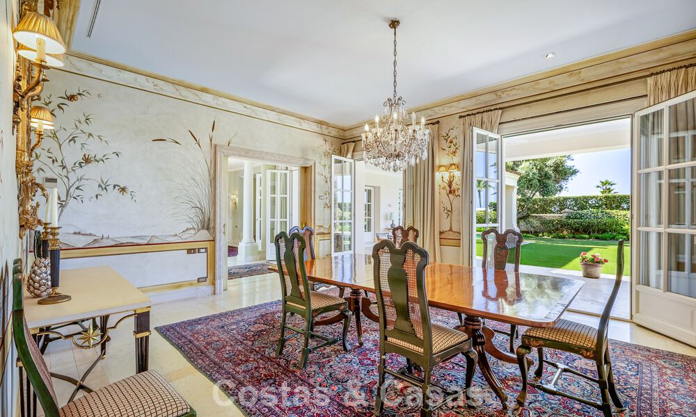 Villa de luxe méditerranéenne classique à vendre à quelques pas de la plage de Los Monteros, à l'est du centre de Marbella 783748
