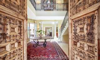 Villa de luxe méditerranéenne classique à vendre à quelques pas de la plage de Los Monteros, à l'est du centre de Marbella 783750 