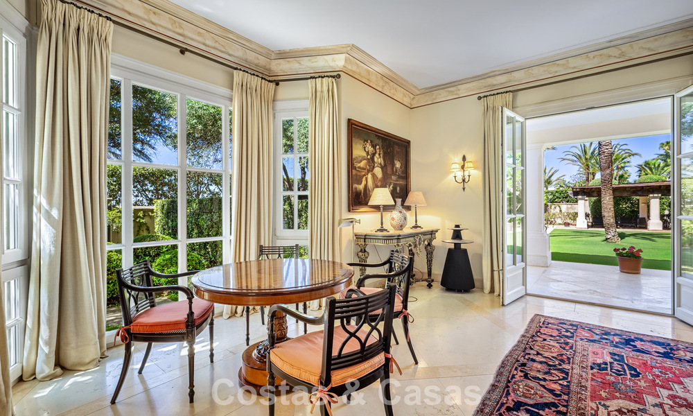 Villa de luxe méditerranéenne classique à vendre à quelques pas de la plage de Los Monteros, à l'est du centre de Marbella 783755