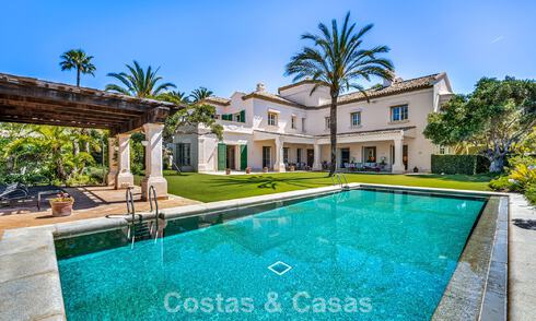 Villa de luxe méditerranéenne classique à vendre à quelques pas de la plage de Los Monteros, à l'est du centre de Marbella 783757