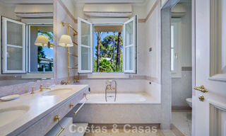 Villa de luxe méditerranéenne classique à vendre à quelques pas de la plage de Los Monteros, à l'est du centre de Marbella 783766 