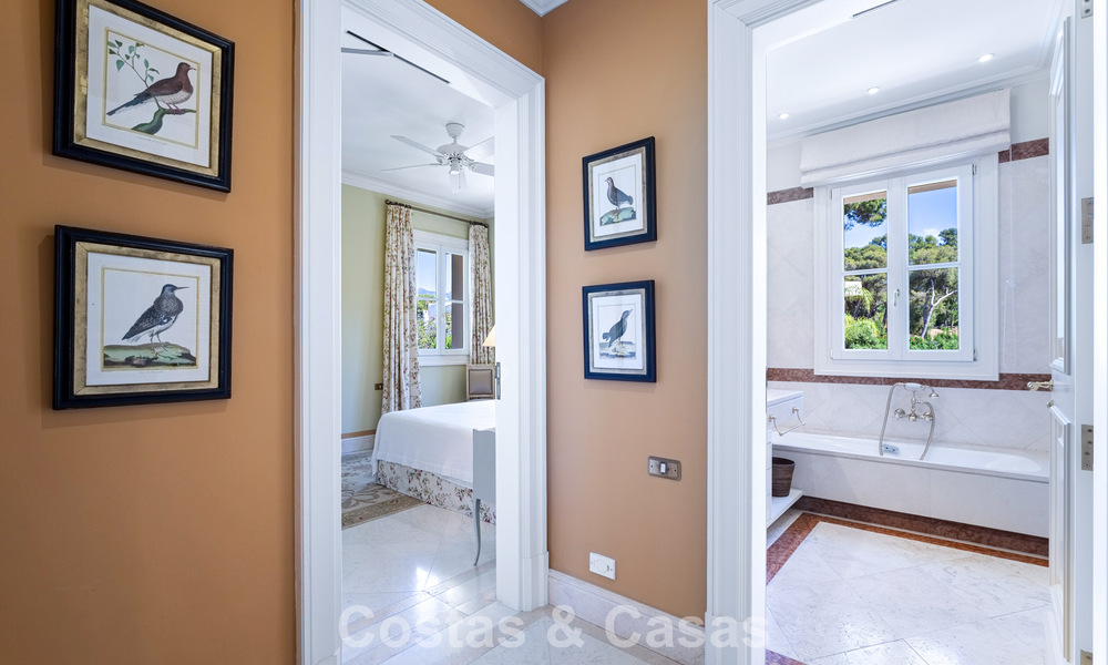 Villa de luxe méditerranéenne classique à vendre à quelques pas de la plage de Los Monteros, à l'est du centre de Marbella 783767