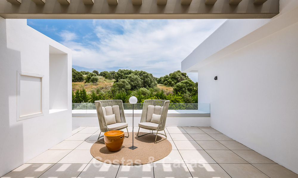 Élégante villa moderne de 5 chambres à vendre sur le New Golden Mile, entre Marbella et Estepona 783777
