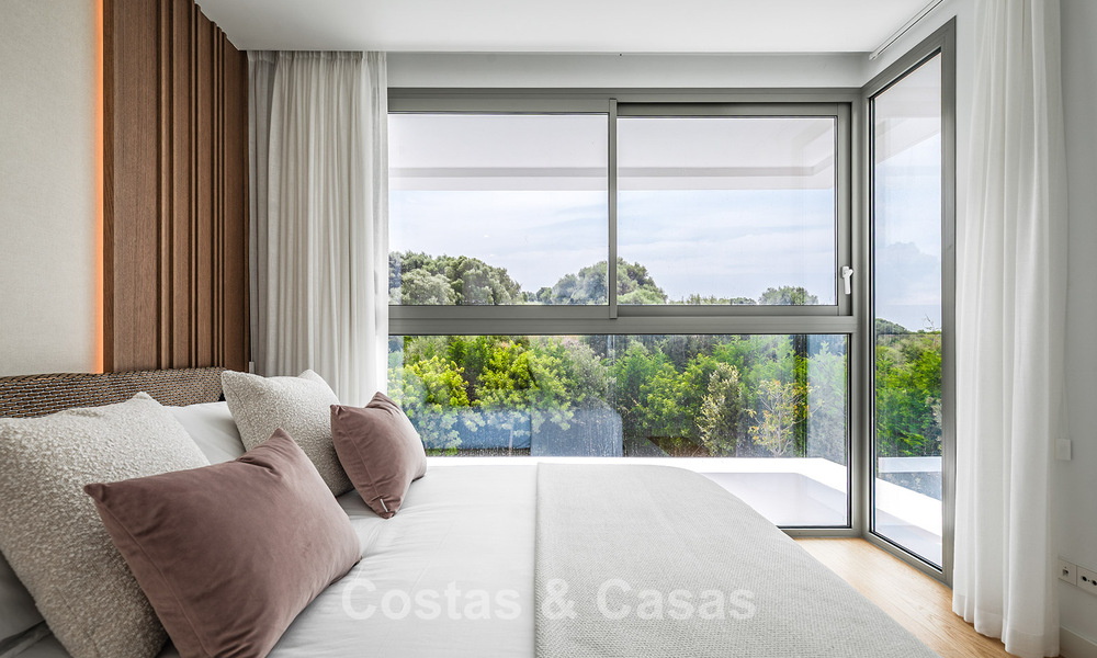 Élégante villa moderne de 5 chambres à vendre sur le New Golden Mile, entre Marbella et Estepona 783780