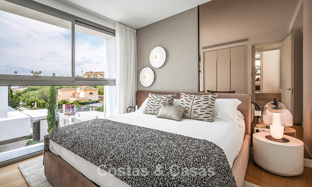 Élégante villa moderne de 5 chambres à vendre sur le New Golden Mile, entre Marbella et Estepona 783783