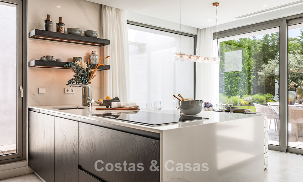 Élégante villa moderne de 5 chambres à vendre sur le New Golden Mile, entre Marbella et Estepona 783788