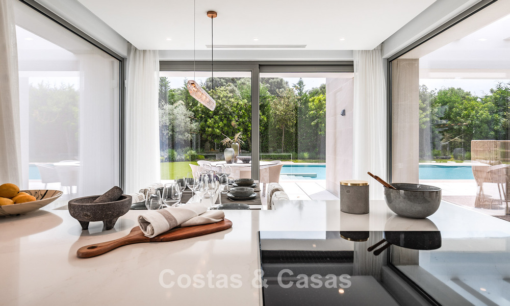 Élégante villa moderne de 5 chambres à vendre sur le New Golden Mile, entre Marbella et Estepona 783789