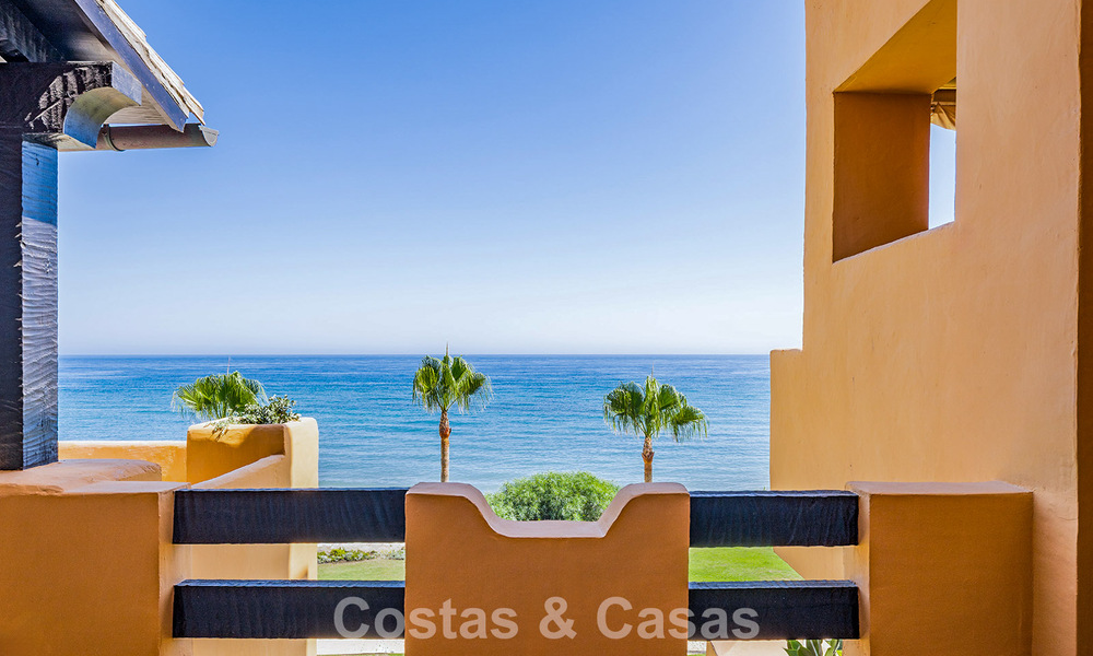 Appartement en bord de mer, rénové avec goût, avec vue imprenable sur la mer, entre Marbella et Estepona 782904