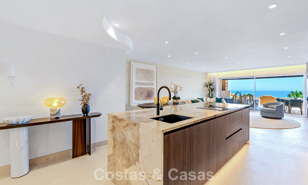Appartement en bord de mer, rénové avec goût, avec vue imprenable sur la mer, entre Marbella et Estepona 782908