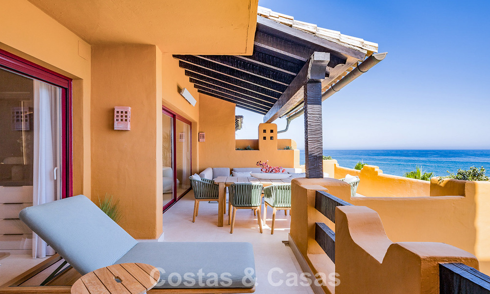 Appartement en bord de mer, rénové avec goût, avec vue imprenable sur la mer, entre Marbella et Estepona 782913