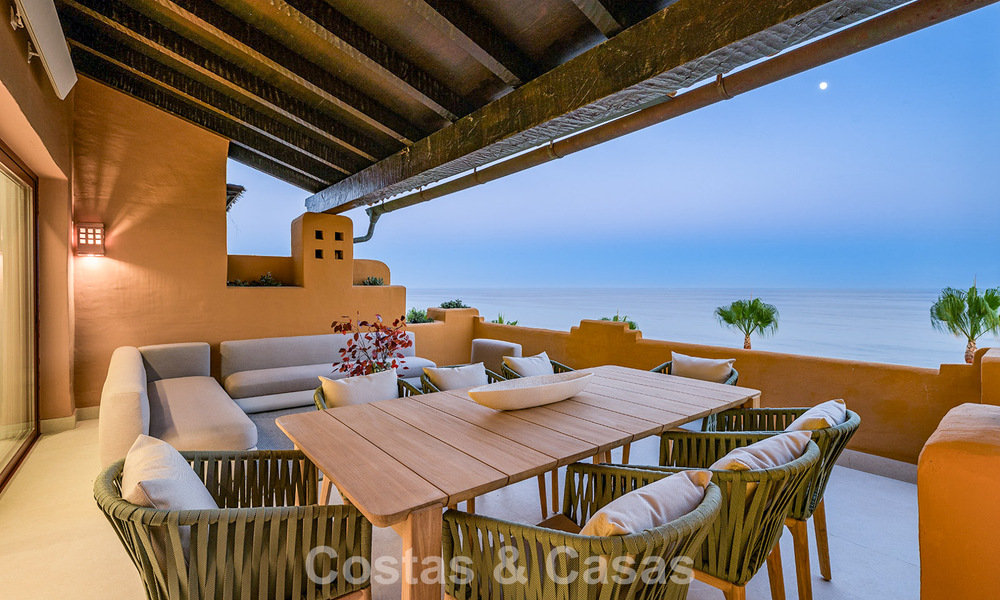 Appartement en bord de mer, rénové avec goût, avec vue imprenable sur la mer, entre Marbella et Estepona 782921