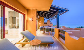 Appartement en bord de mer, rénové avec goût, avec vue imprenable sur la mer, entre Marbella et Estepona 782926 