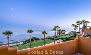 Appartement en bord de mer, rénové avec goût, avec vue imprenable sur la mer, entre Marbella et Estepona 782933 