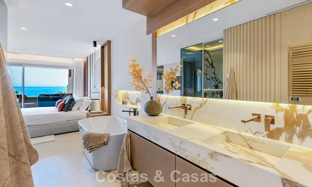 Appartement en bord de mer, rénové avec goût, avec vue imprenable sur la mer, entre Marbella et Estepona 782935