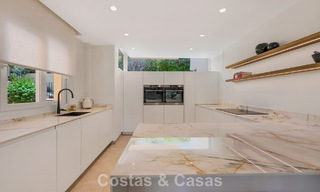 Maison de ville magnifiquement rénovée à vendre dans une résidence fermée à La Quinta, Marbella - Benahavis 783830 